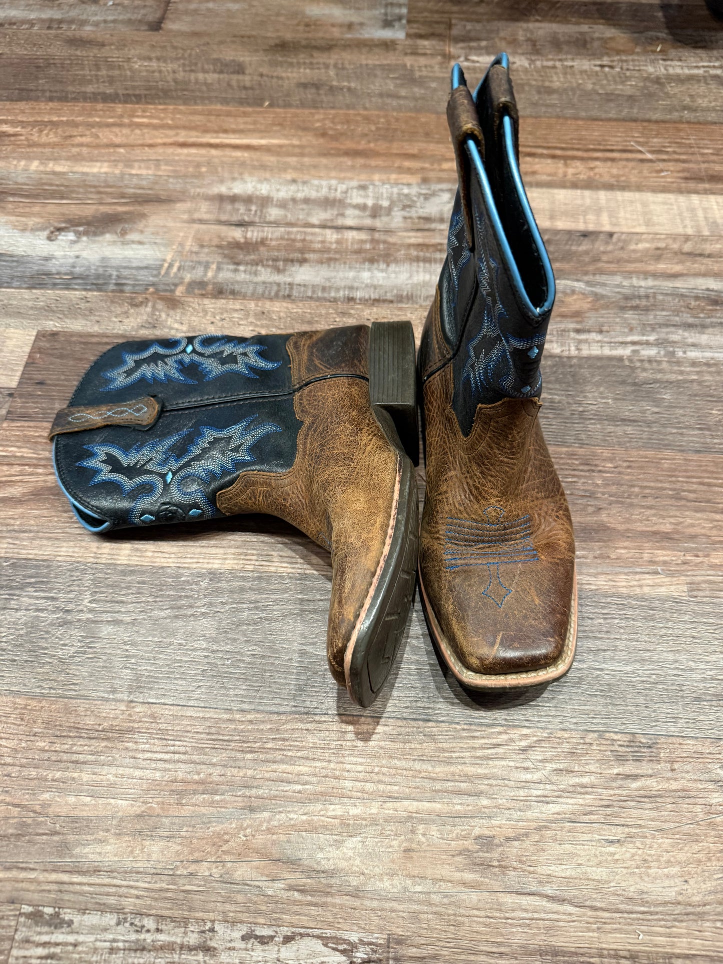 ariat size 3