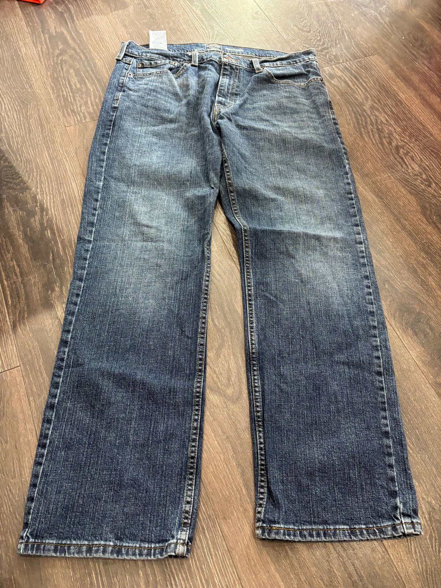 Levi 36x32