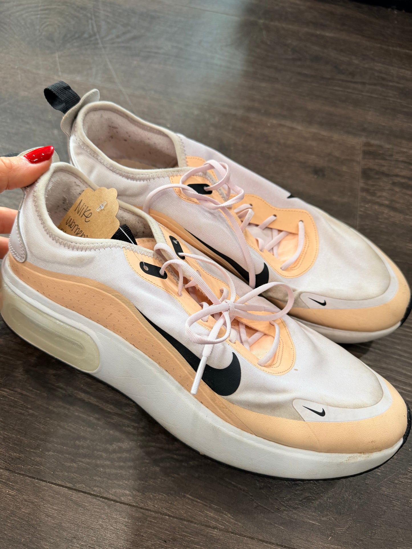 Nike women’s size 10