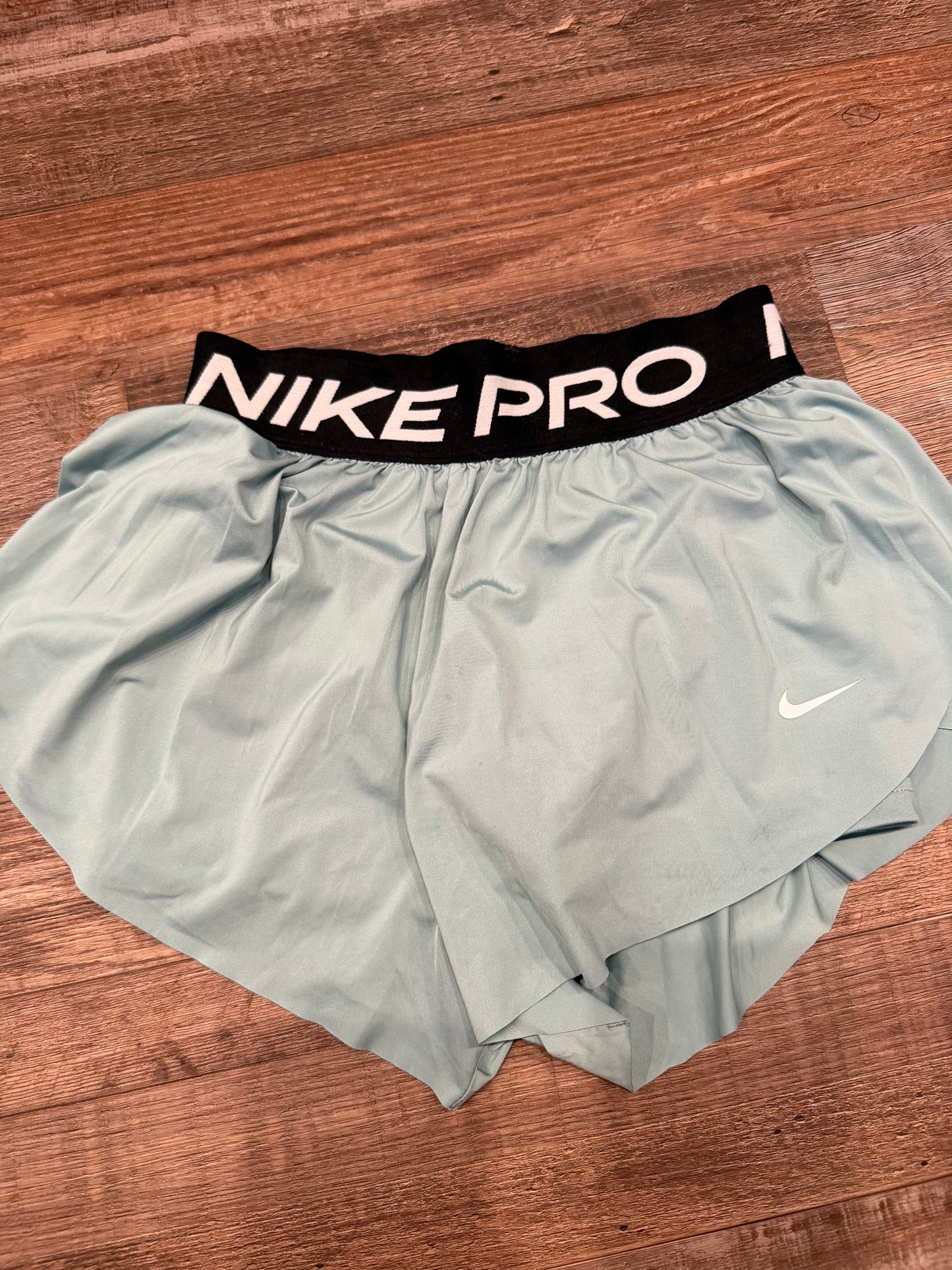 nike - youth medium