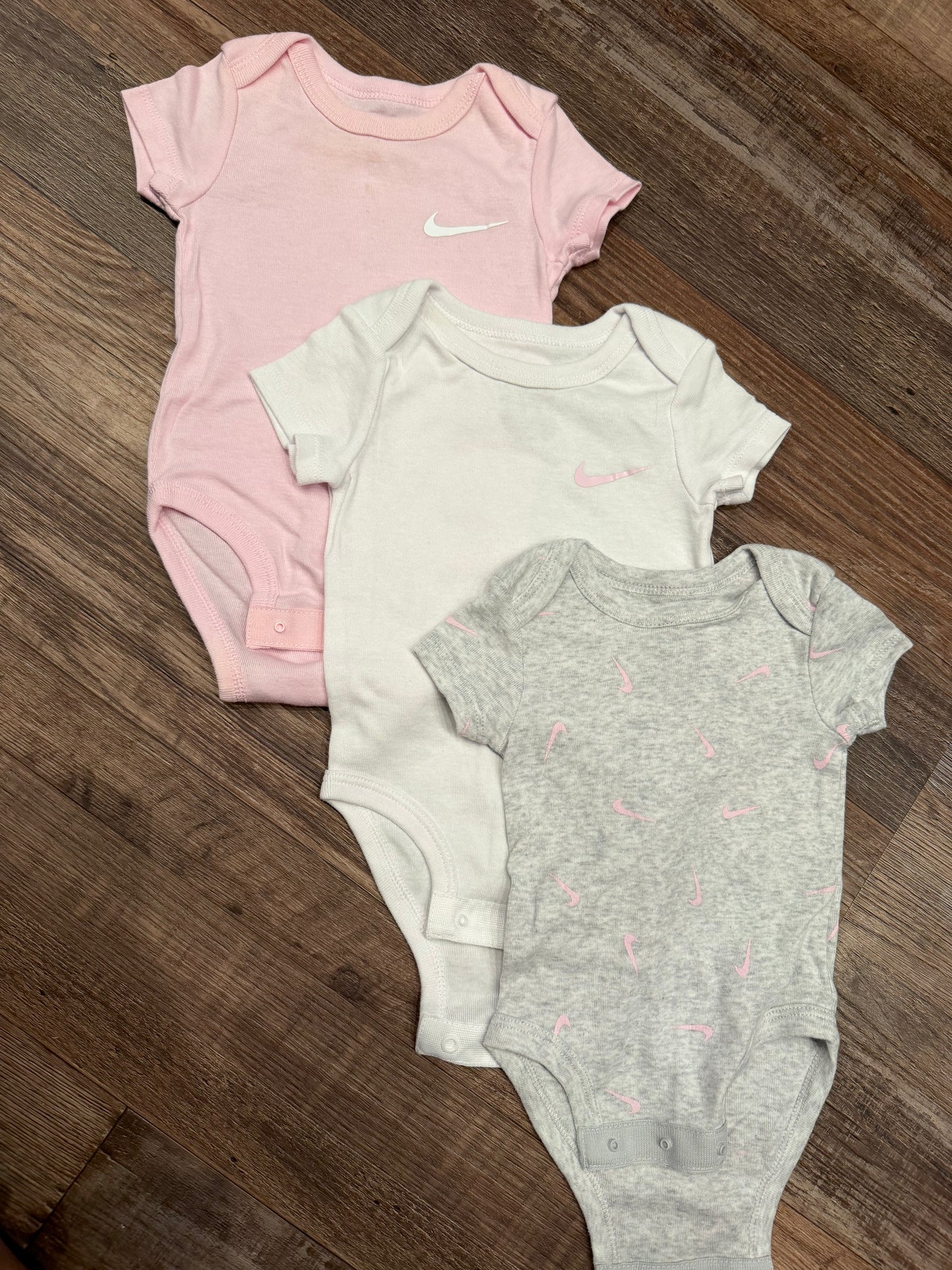 nike bundle - 3/6m * few small spots
