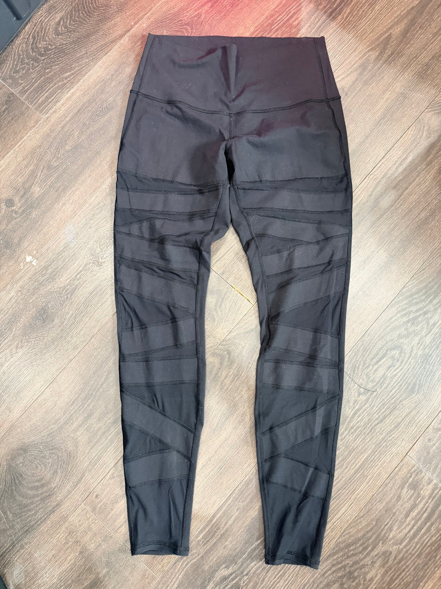 Lululemon size 12, has some pilling