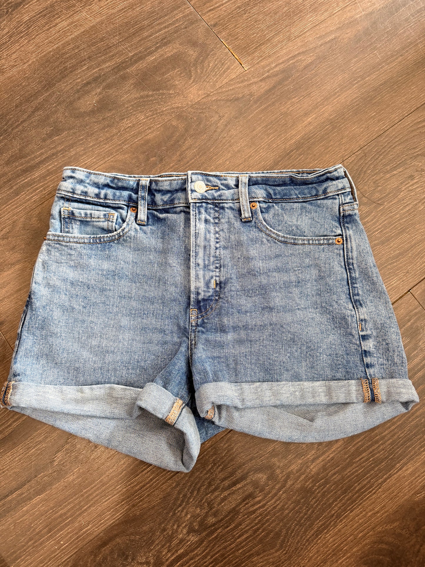 Old Navy OG short high rise size 6