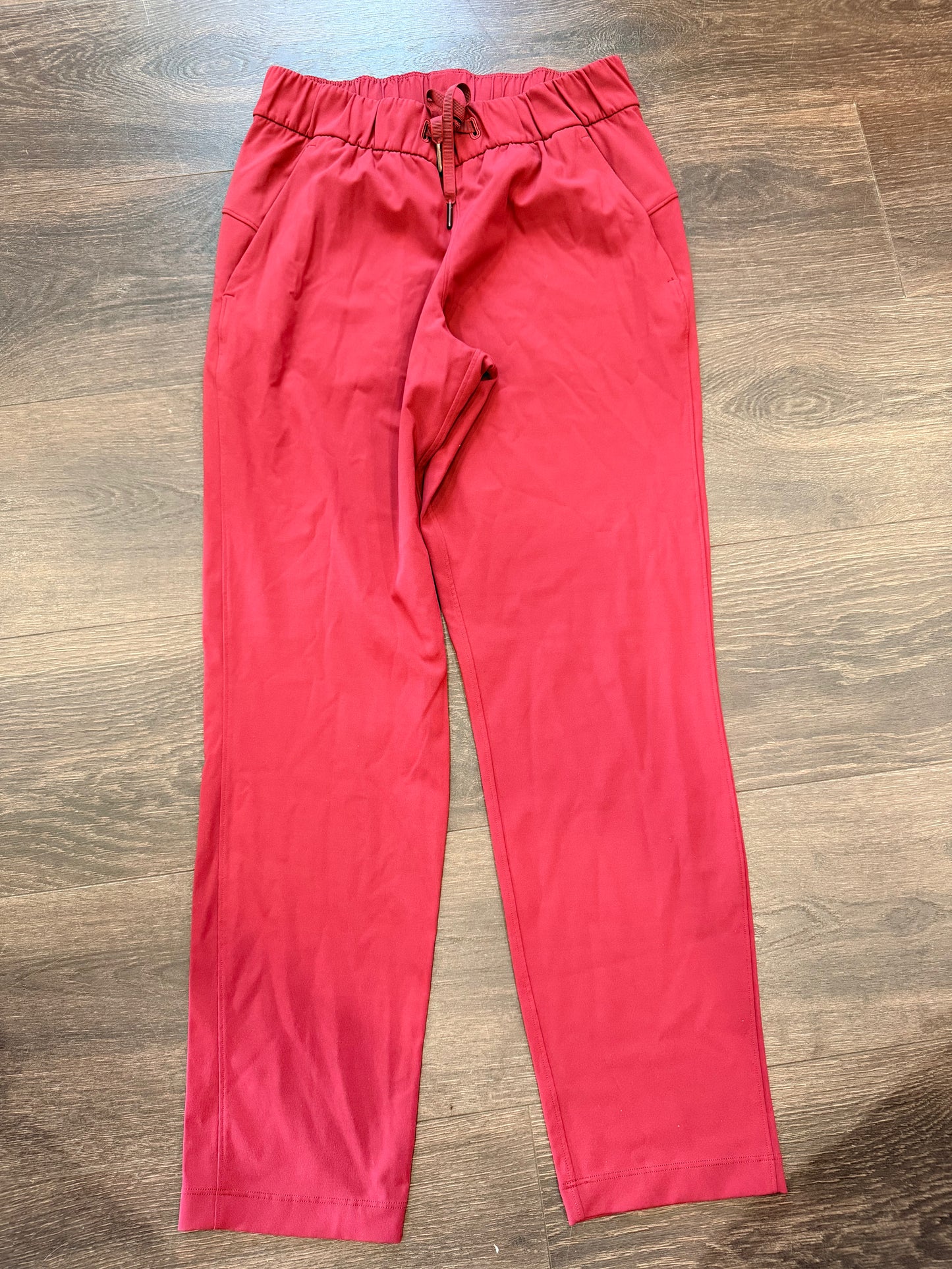 Lululemon on the fly mid-rise pant size 4