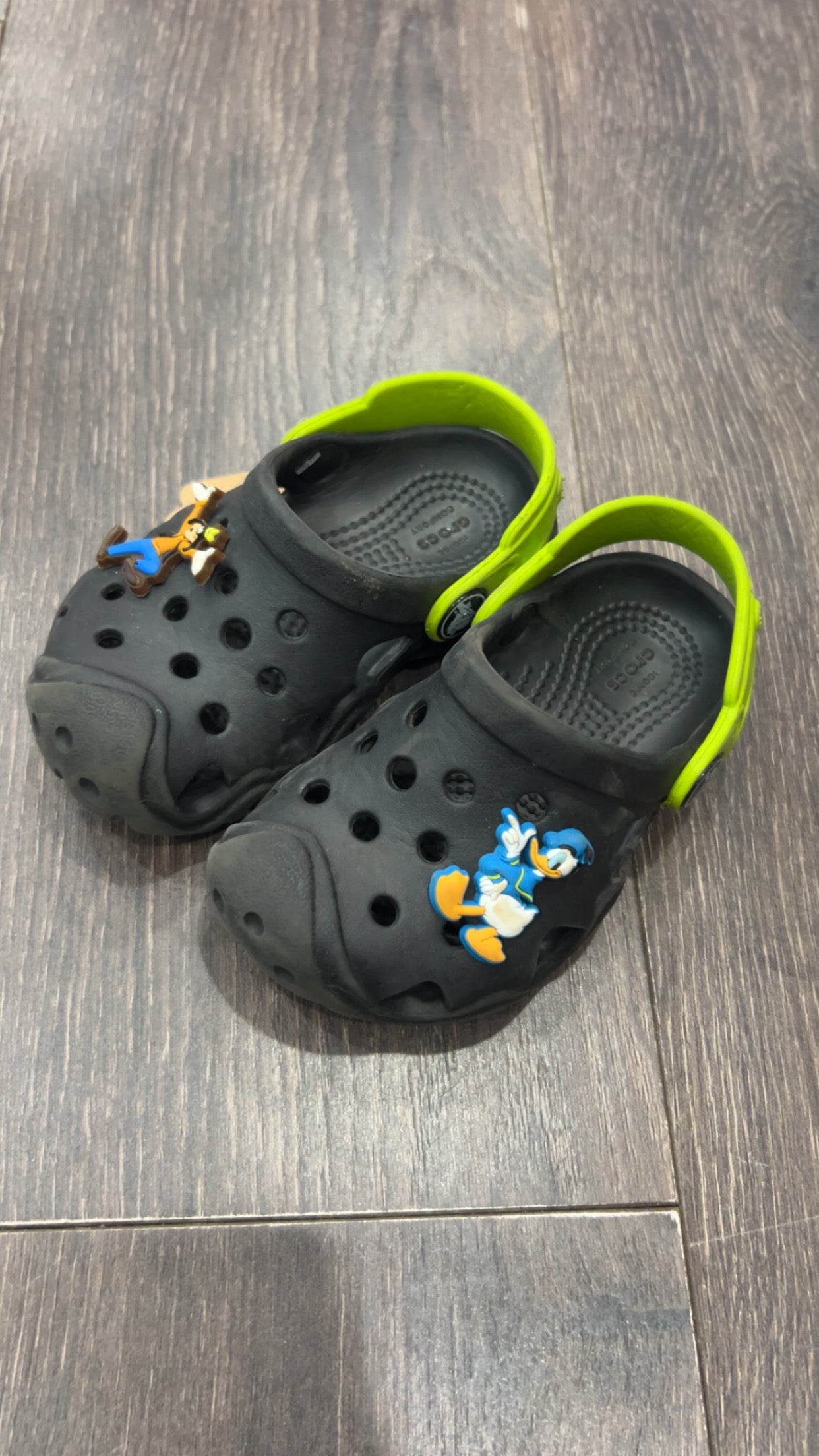Crocs size 6
