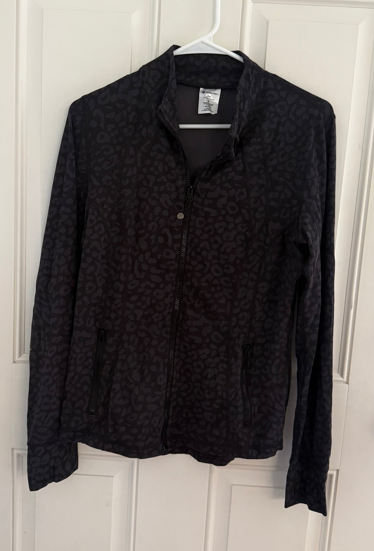 Member’s mark medium active- great Lulu dupe