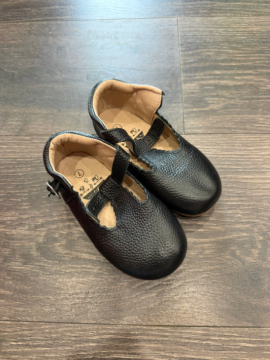 Oak & Lee Co. size 7