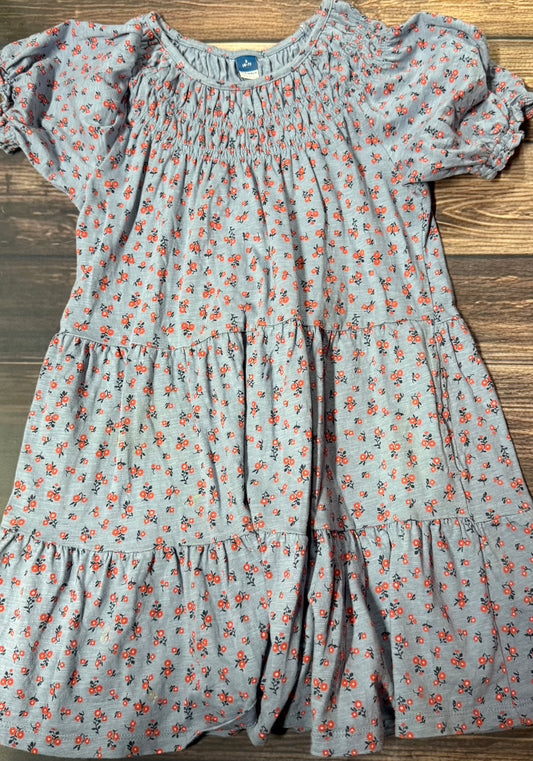 Old Navy 6-7..tiny spot