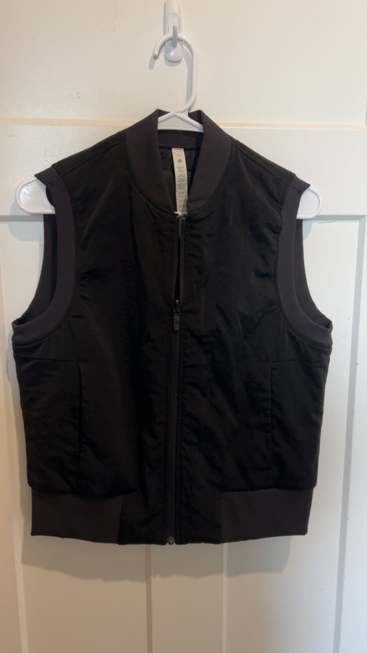 Lululemon Non-Stop Bomber Vest size 6.. retails $108