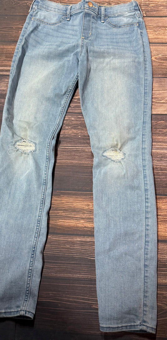 Abercrombie 15/16R..has staining on knees