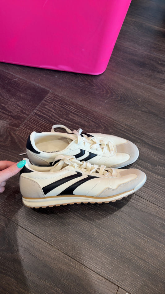 No Boundaries Size 10