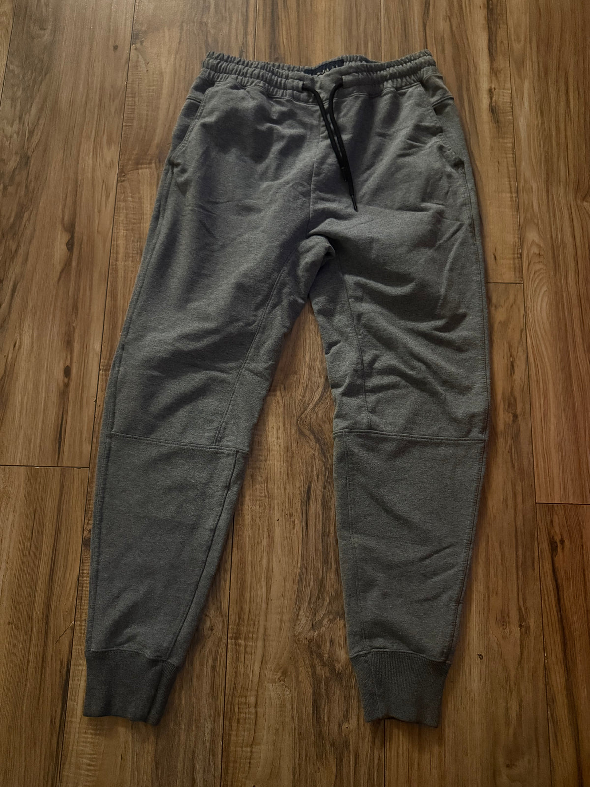 Abercrombie & Fitch small