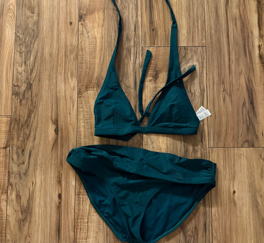 Old Navy medium top/large bottoms