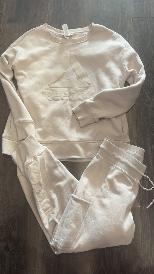 Reebok medium top/small bottoms