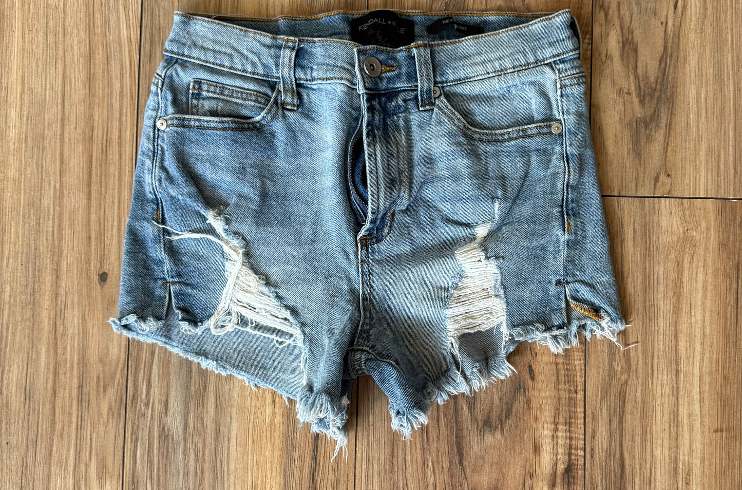 Kendall & Kylie 5/27