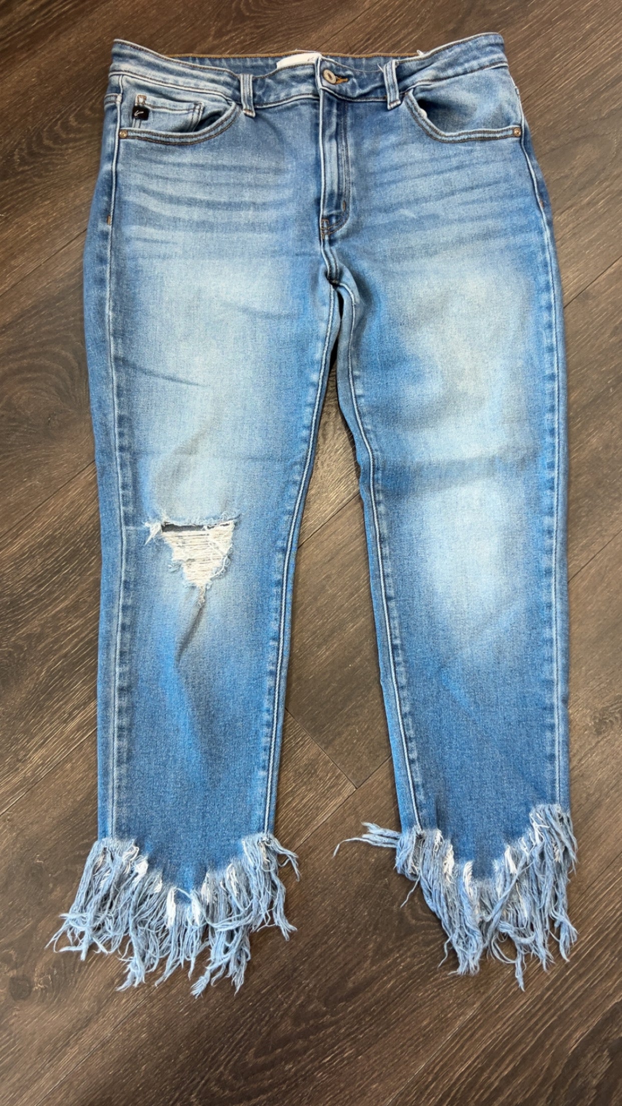 Kancan size 15.. small flaw