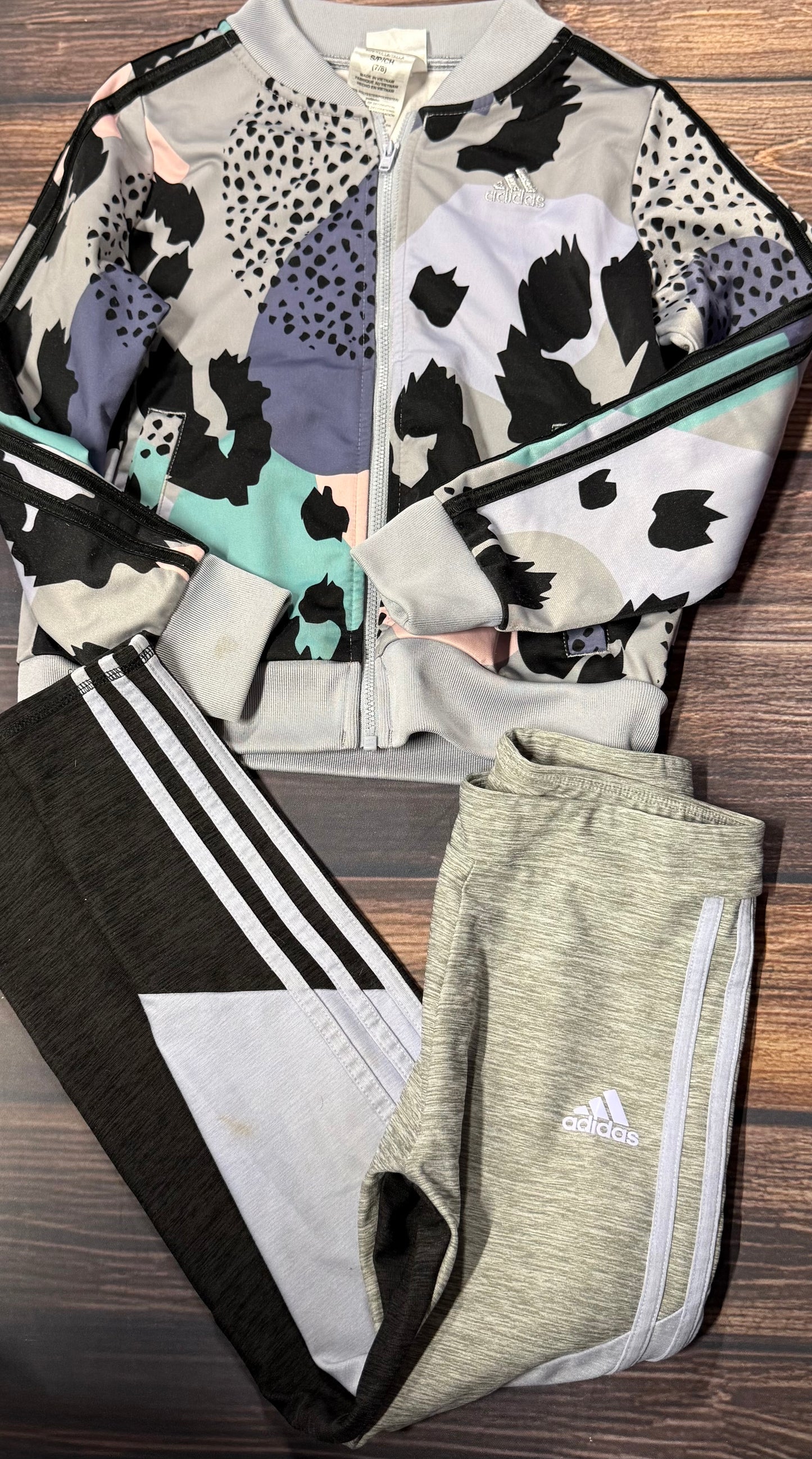 Adidas 7/8..has staining shown in pic