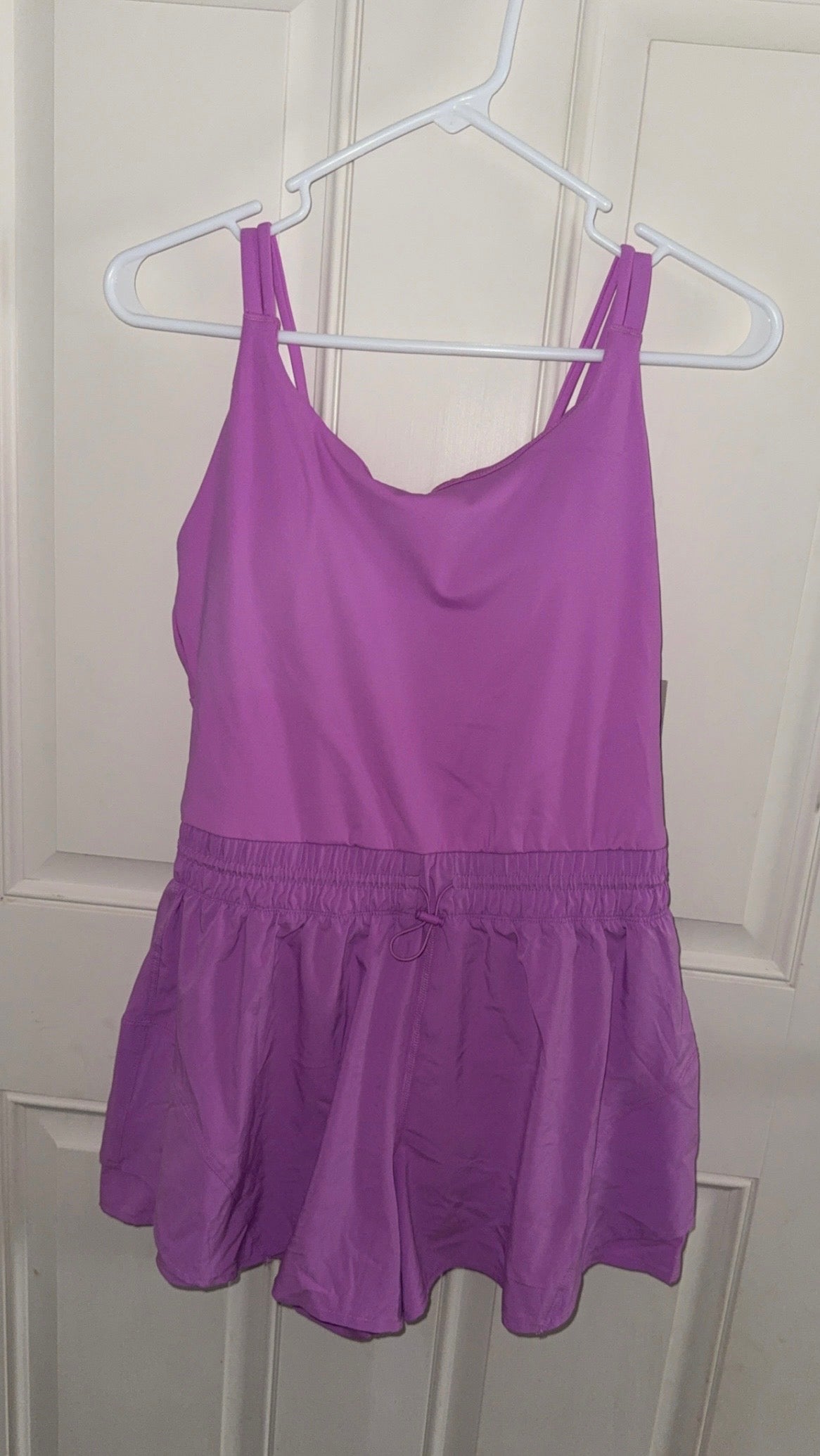 NWT Avia medium..color is showing darker..light purple!