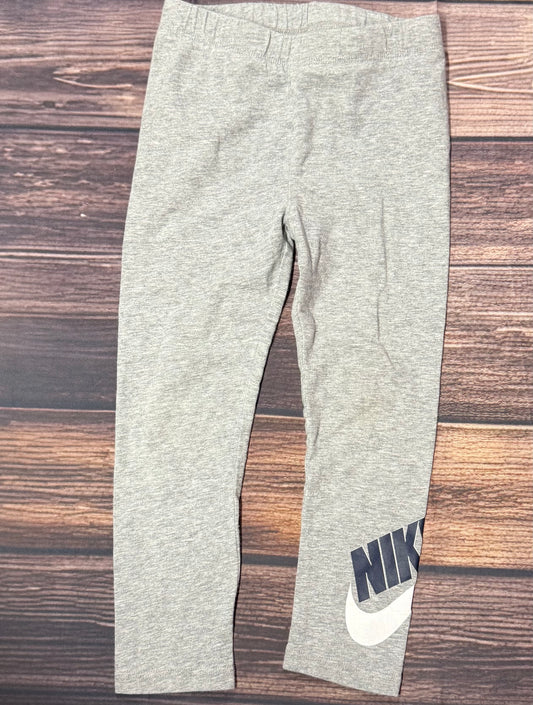 Nike 4T..super small spot on knee