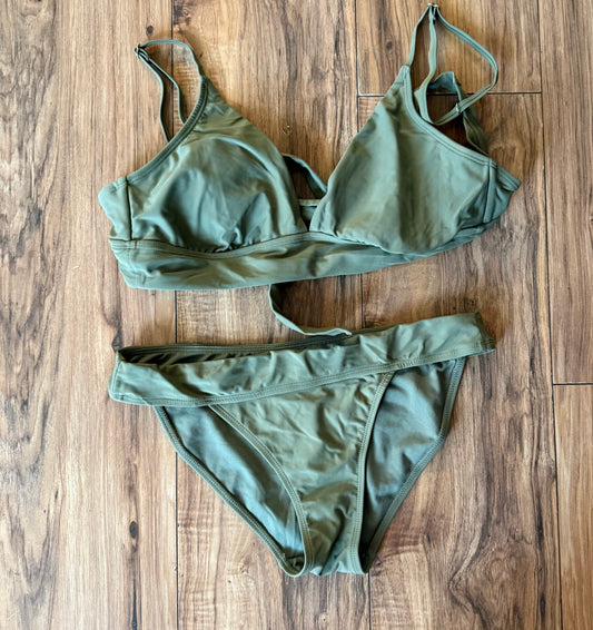 No boundaries top large bottoms medium