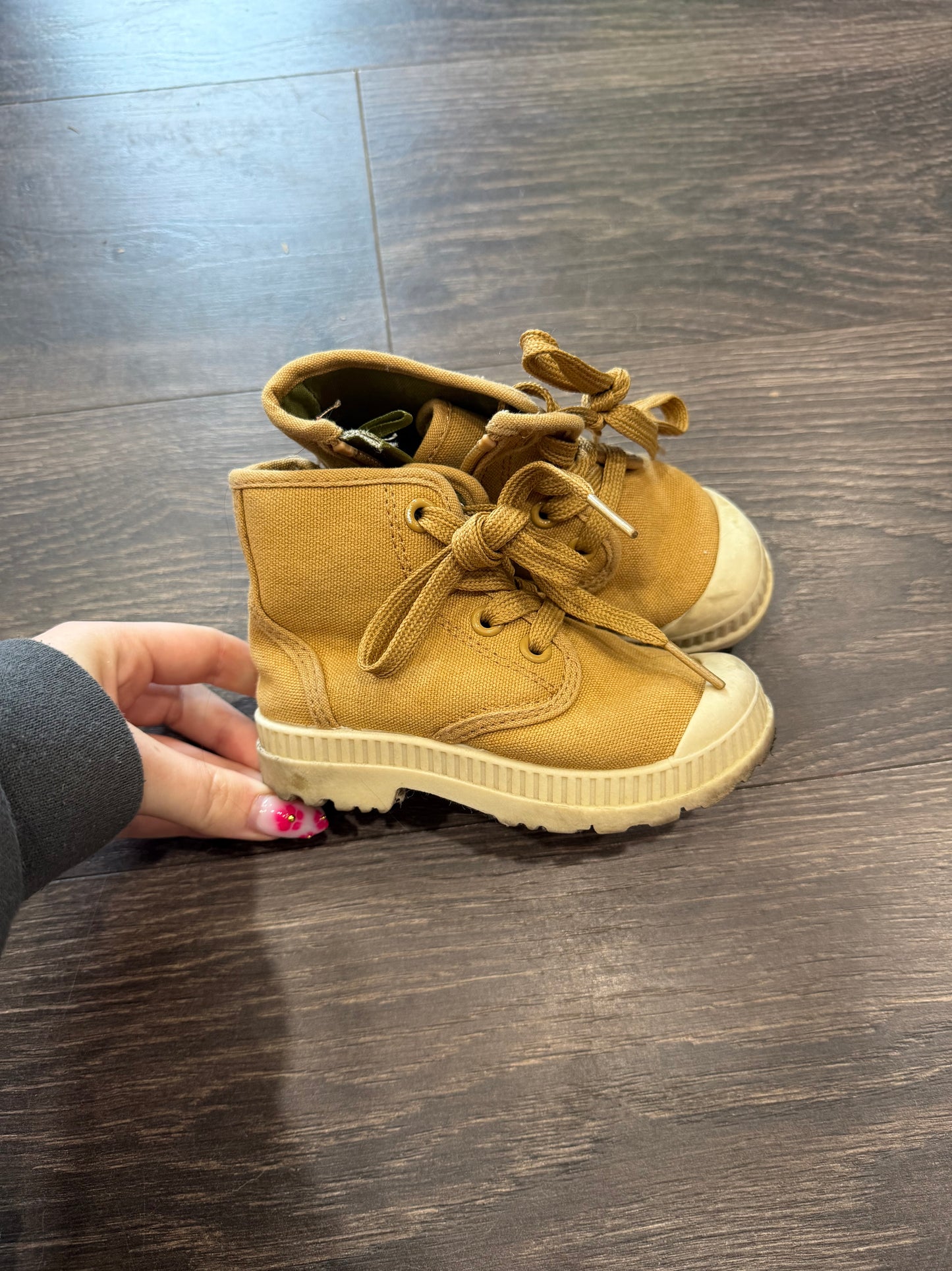 Old Navy size 7