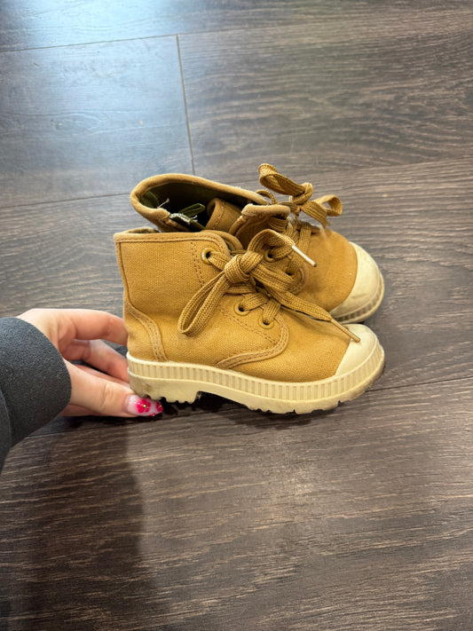Old Navy size 7