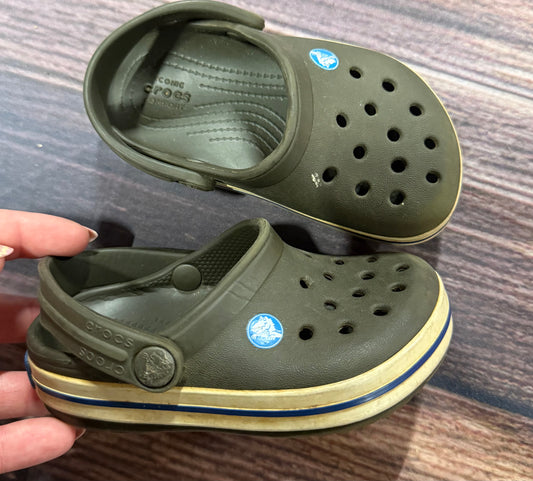 Crocs 6