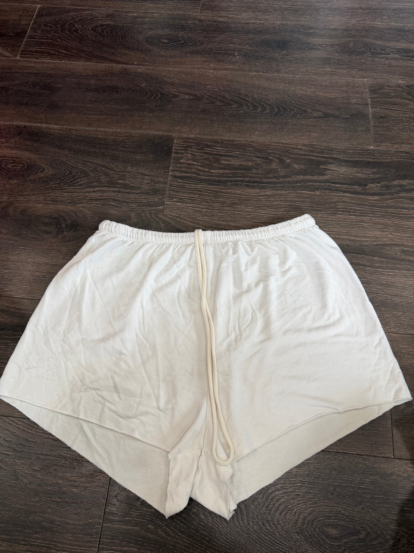aerie size XL small stain on back