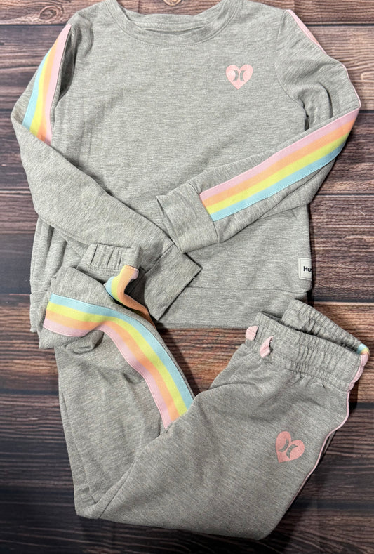 Hurley 4/5..small spot on knee