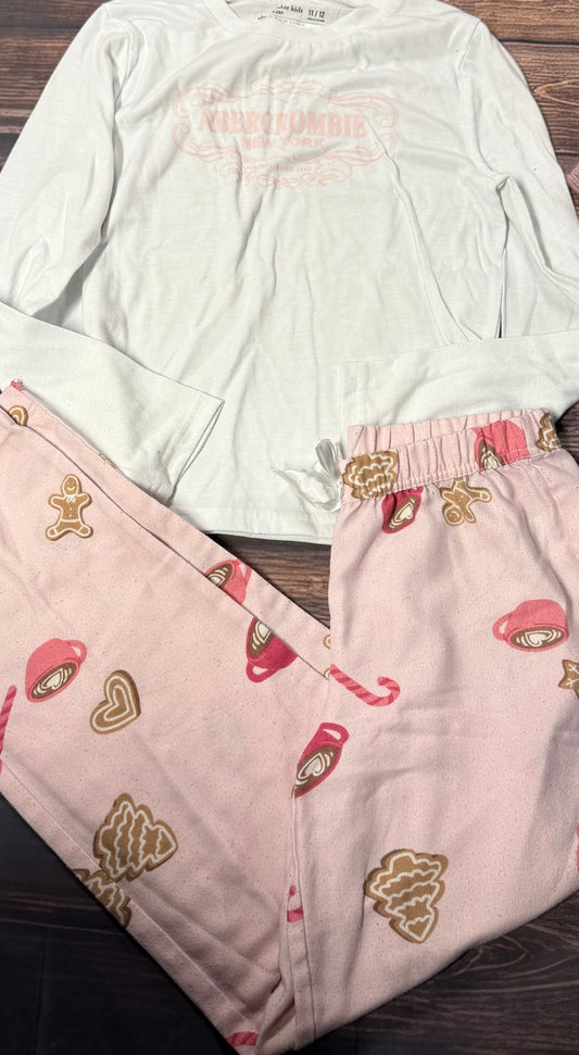 Abercrombie kids 11/12..small staining on ends of pants cuff