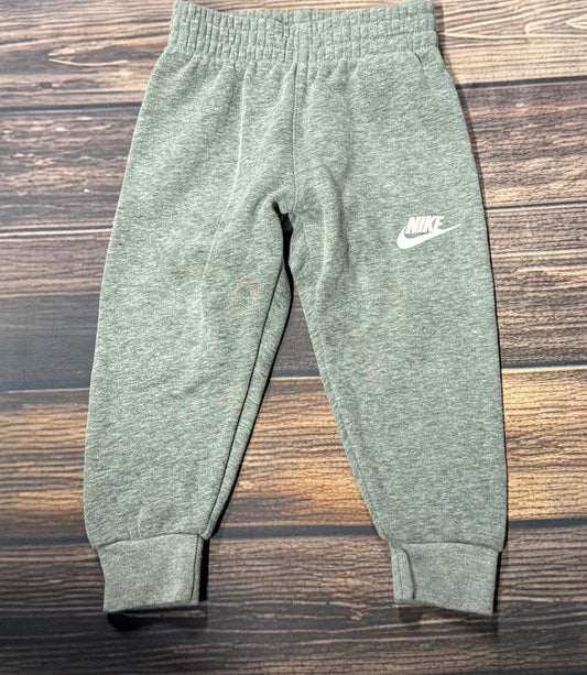 Nike 2T..has dingy knee