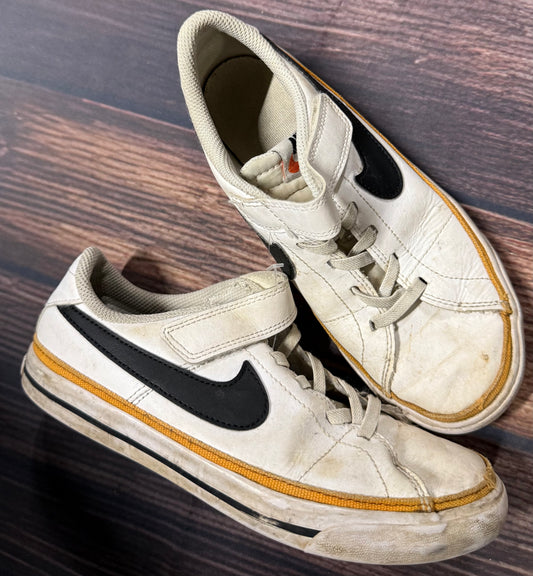 Nike 2.5Y