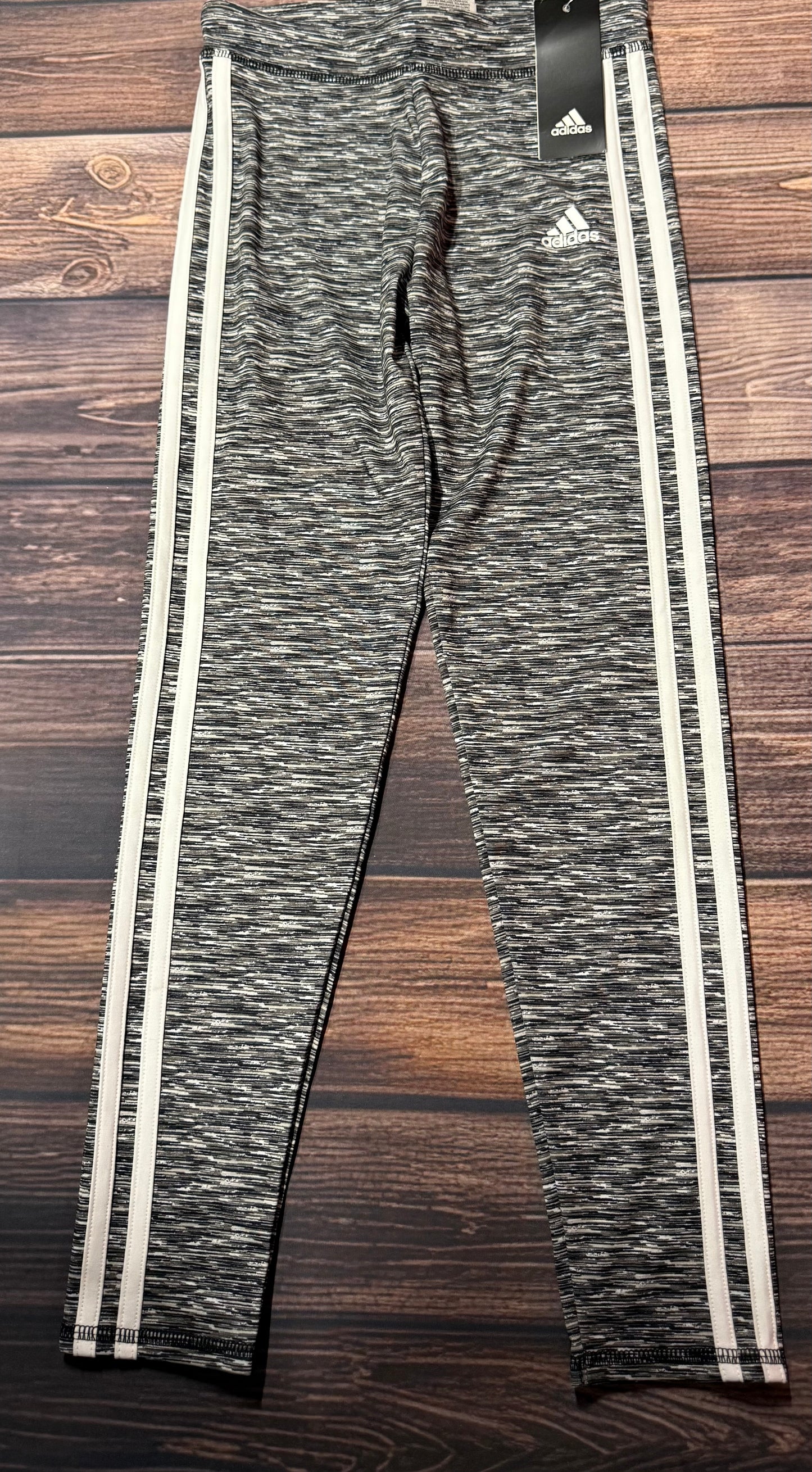 NWT adidas 10/12