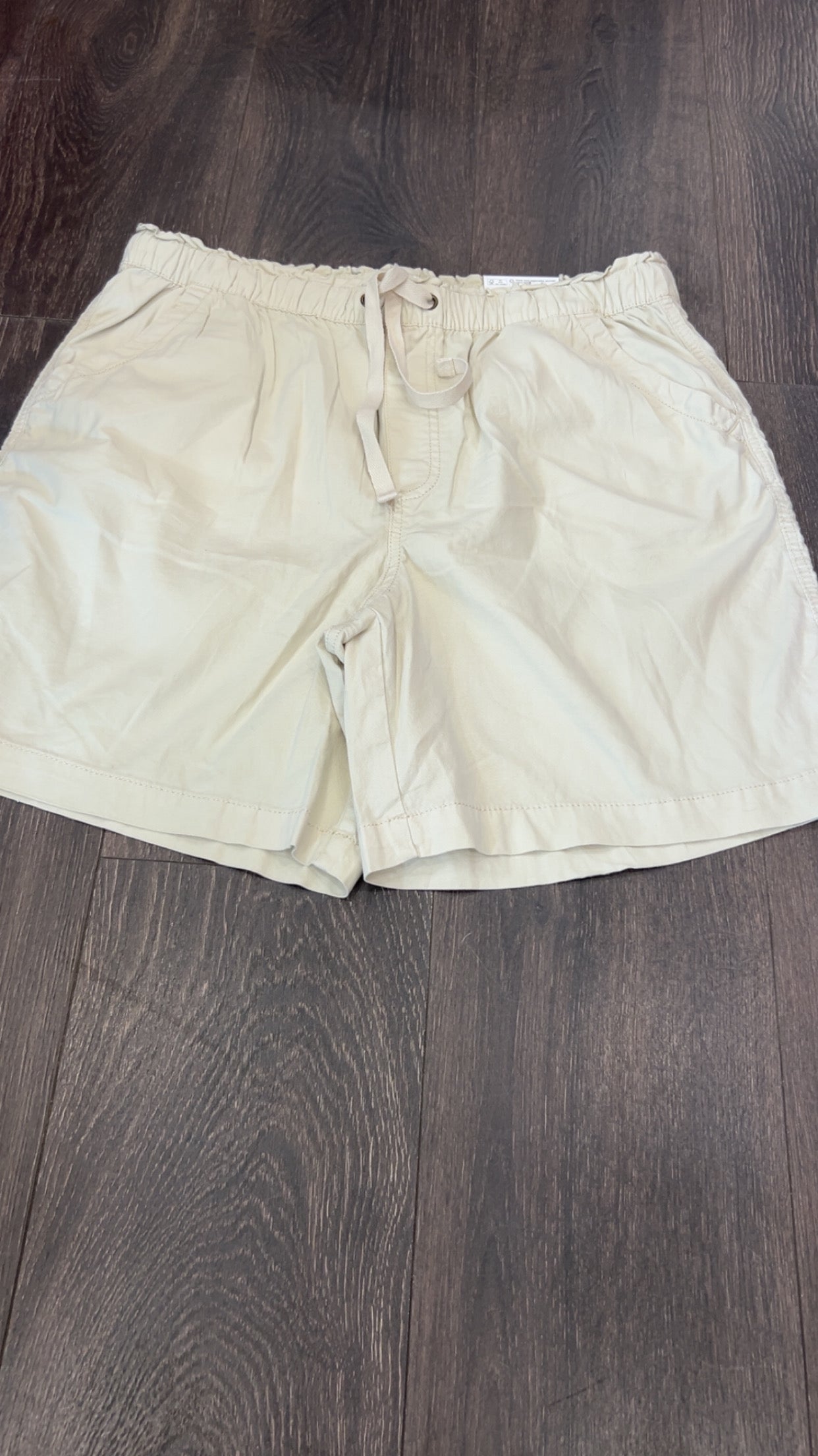 NWT Sonoma size large mid rise short