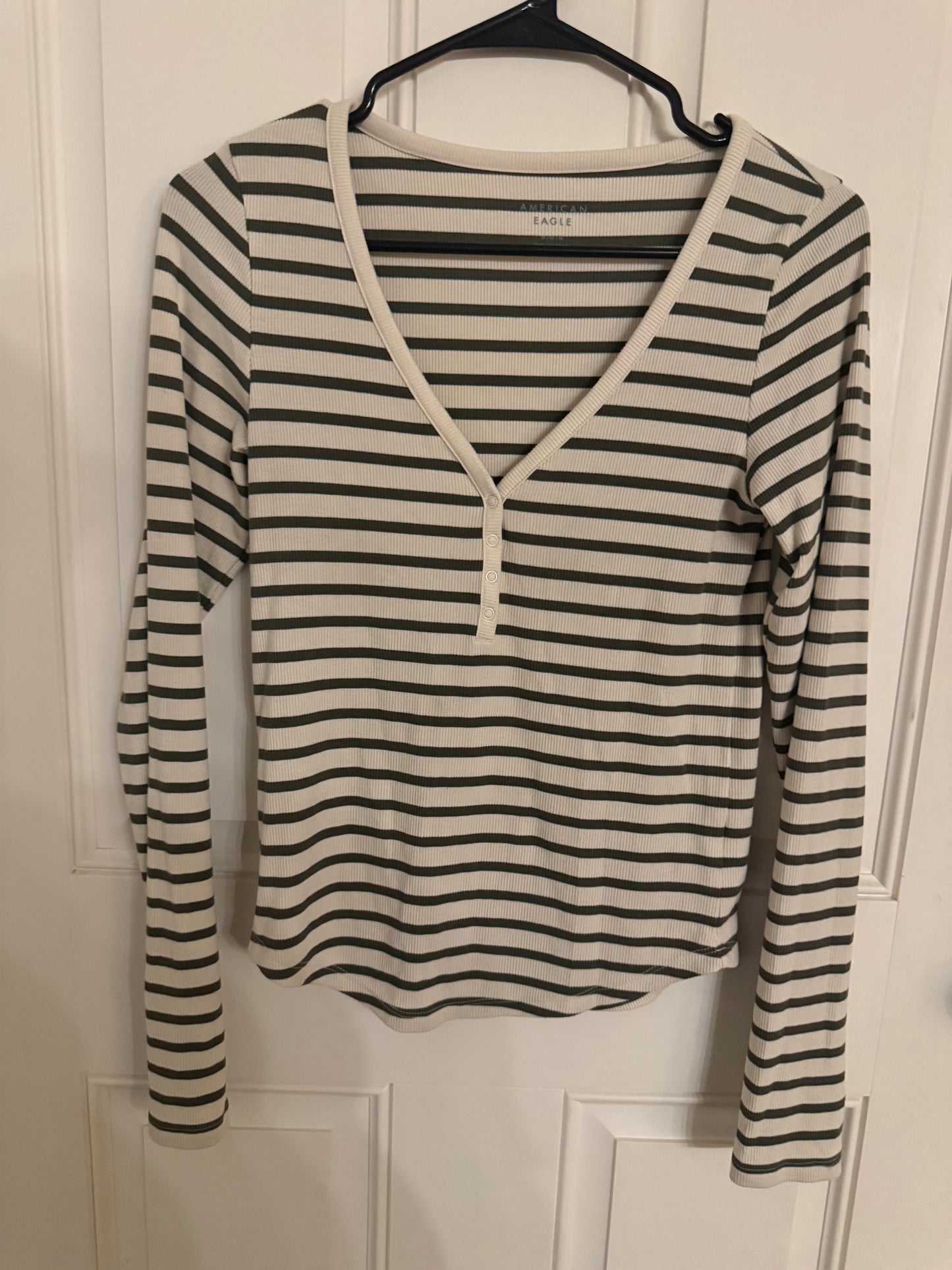 American Eagle medium