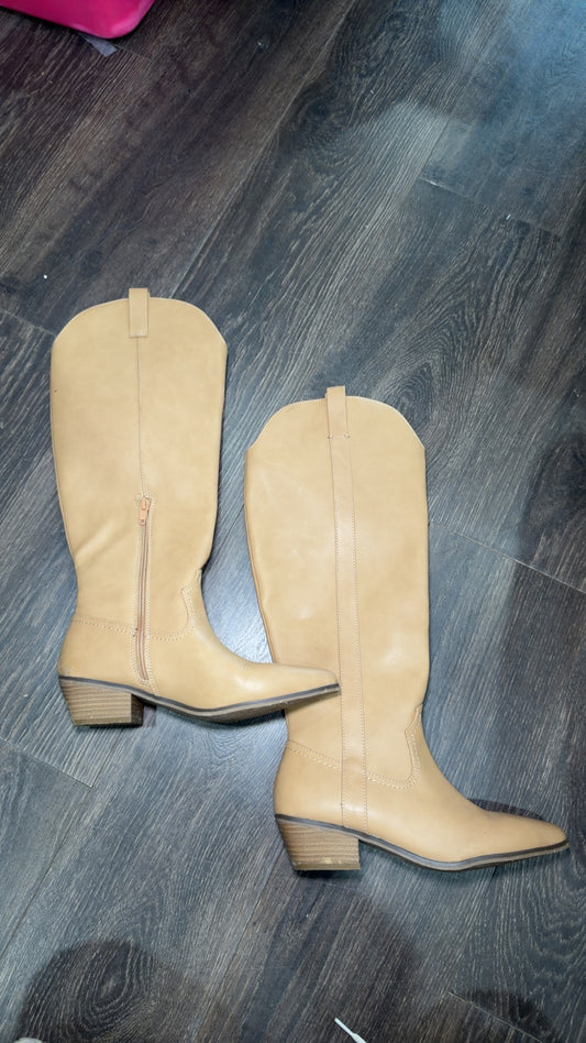 size 8.5W