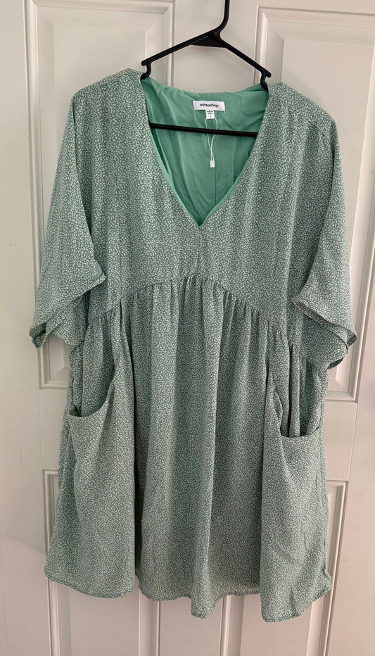 NWOT mittoshop large