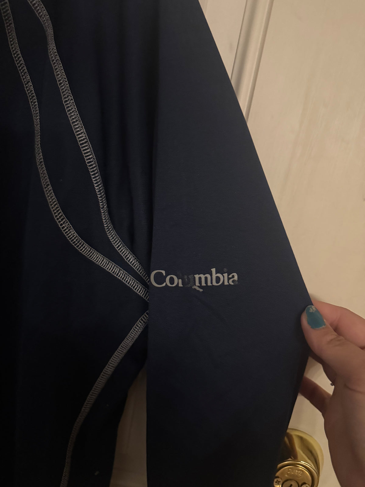 Columbia large..logo peeling