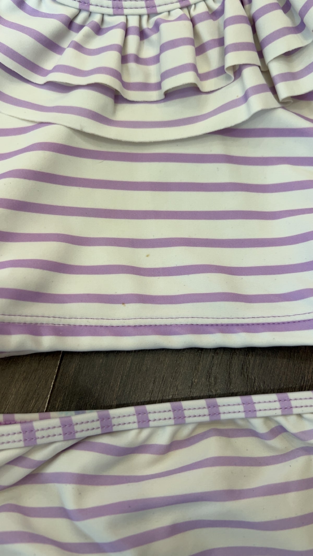 Ruffle Butts 2T.. small spot