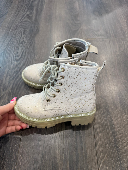 MIA size 12