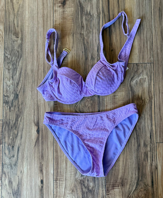 No boundaries top large bottoms medium