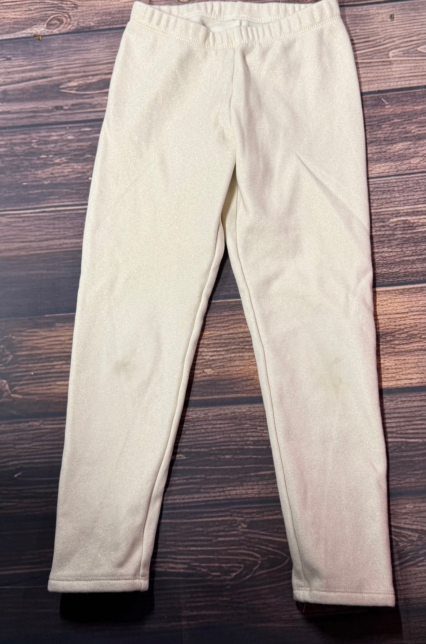 Thereabouts 7/8..has staining on knees