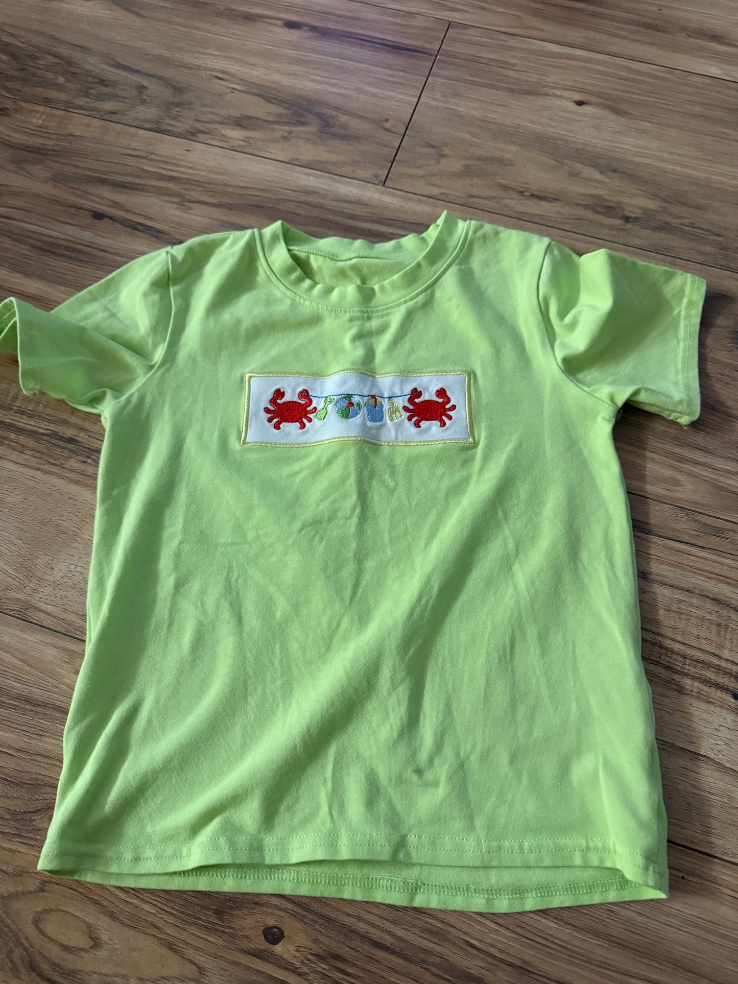 6-7T..small spots by neck
