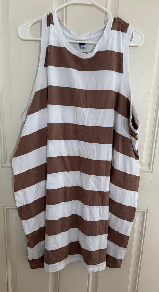 Old Navy 4X..has pockets!