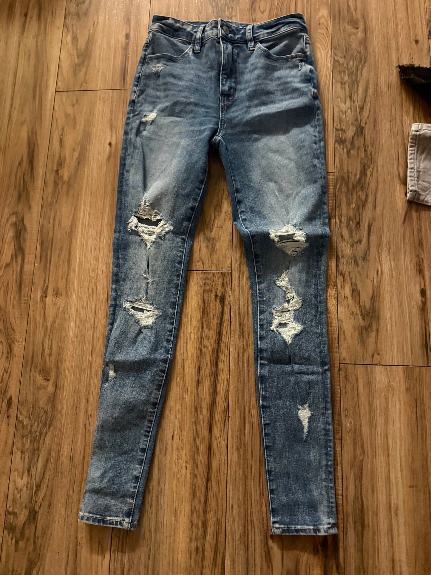 NWT American Eagle 2R