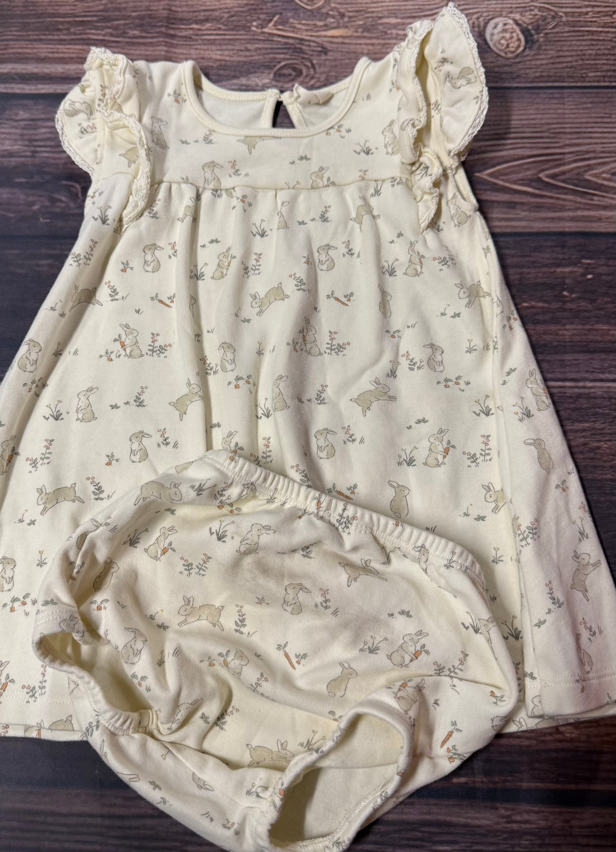 Quincy Mae 2-3Y..small staining