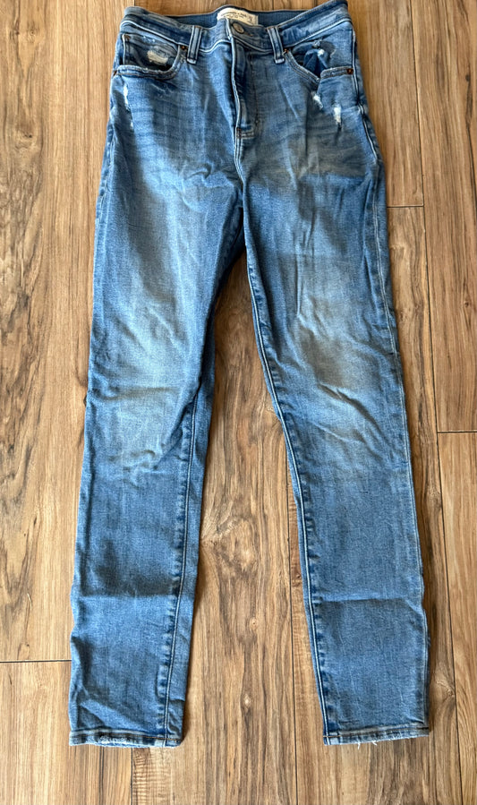 Abercrombie & Fitch 27/4