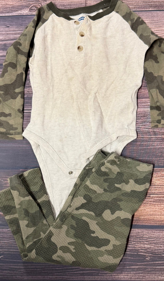 Old Navy 18-24m..staining on top