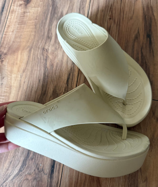 Crocs 6
