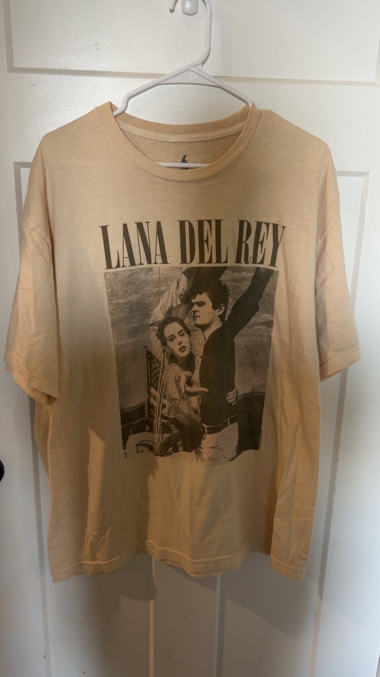 Lana Del Rey large